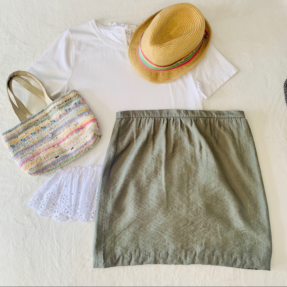 3/$25 Anne Klein sage green mini skirt size 4
